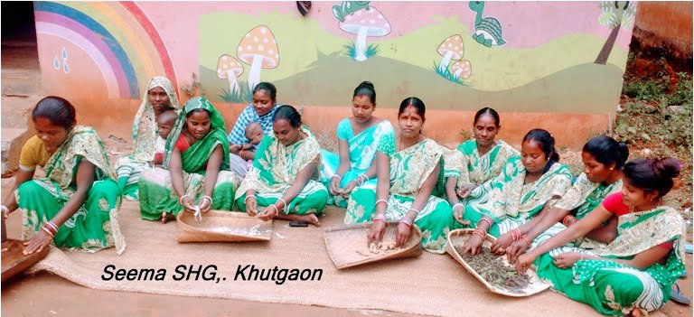 Seema SHG Khutgaon herb sorting